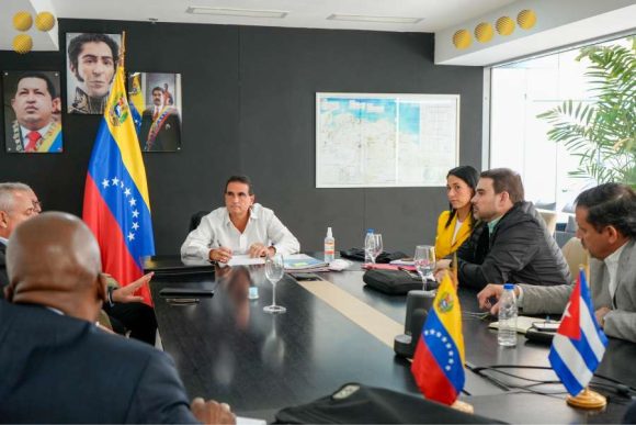 Venezuela y Cuba refuerzan cooperacion industrial 1 580x387 1