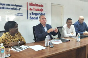 Reducción del déficit fiscal posibilita mejorar las pensiones