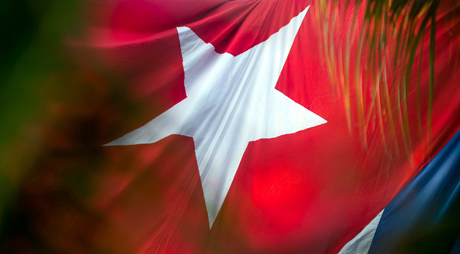 Reciben en Cuba a colaboradores heridos en cobarde agresión contra Venezuela 1 Bandera cubana 01